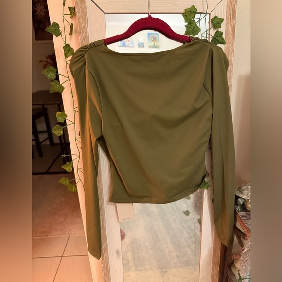 Halara Ruched V-Neck - Picture 2 of 3